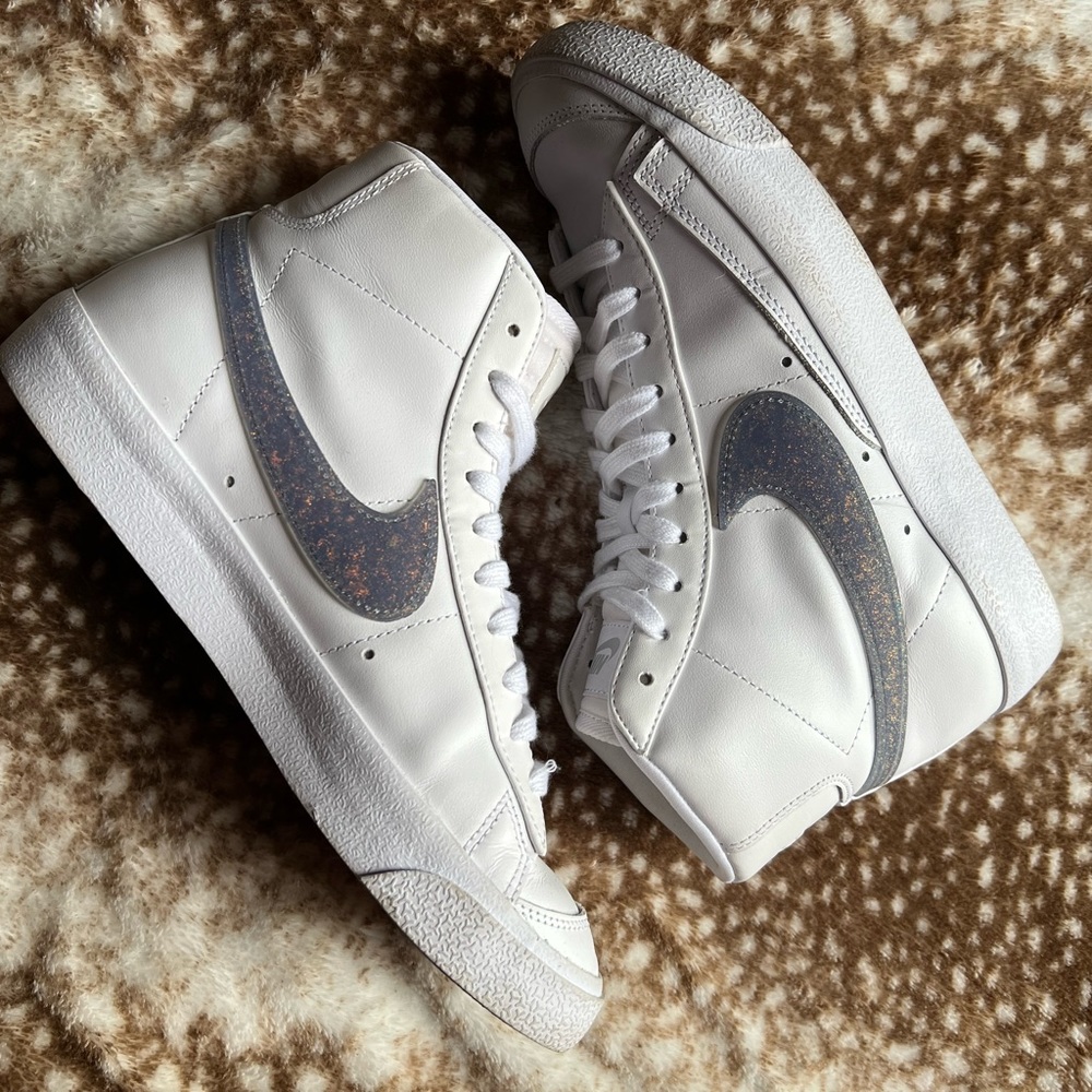 Women’s Blazer Mid '77 'Purple Glitter' Nikes
